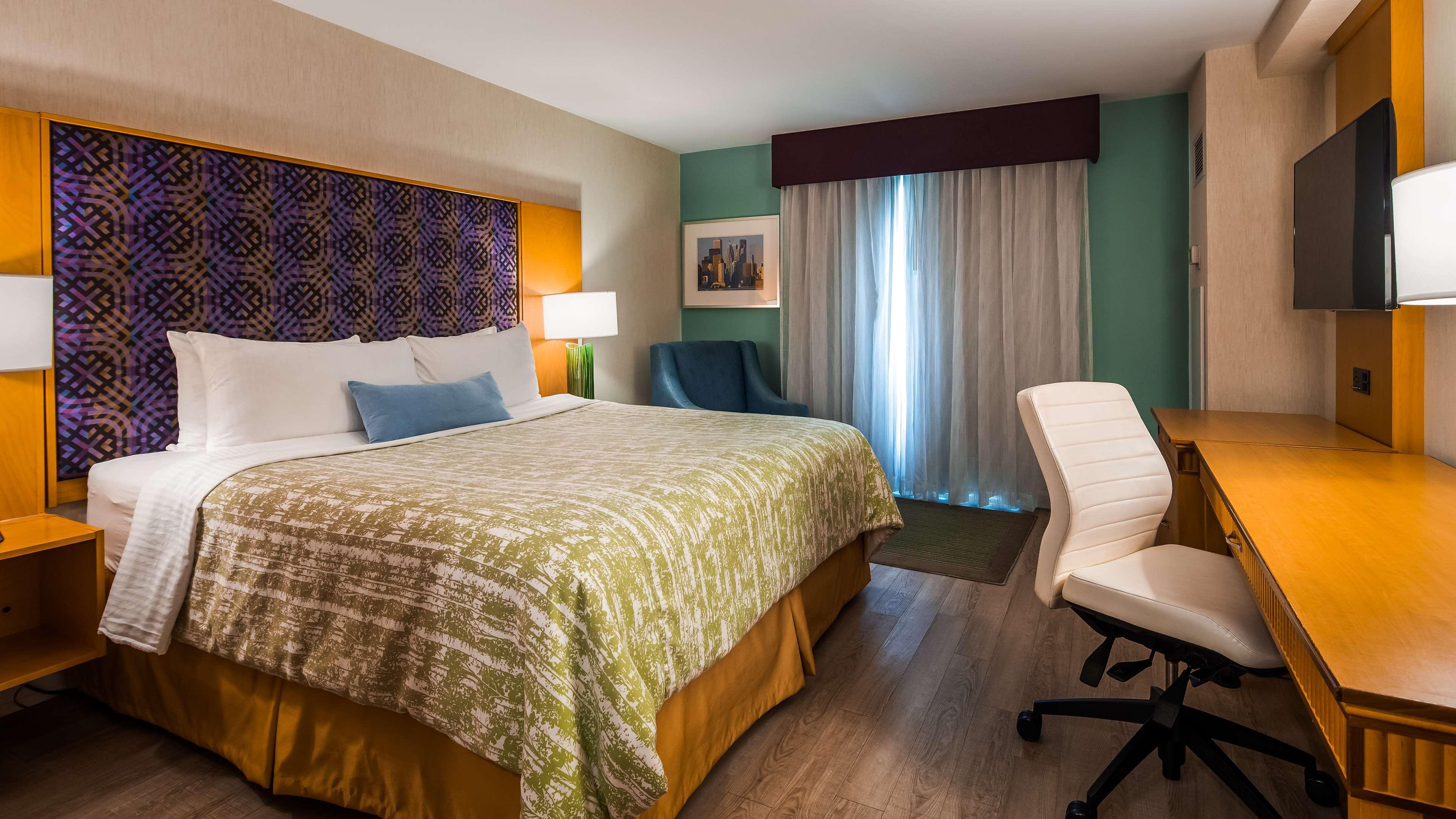Best Western Premier Toronto Airport Carlingview Hotel Exterior photo