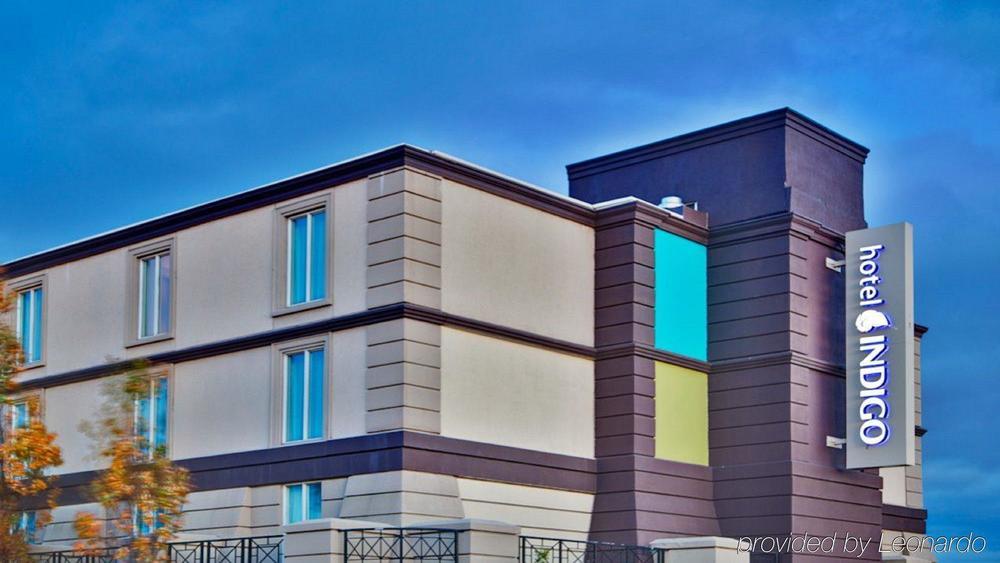 Best Western Premier Toronto Airport Carlingview Hotel Exterior photo