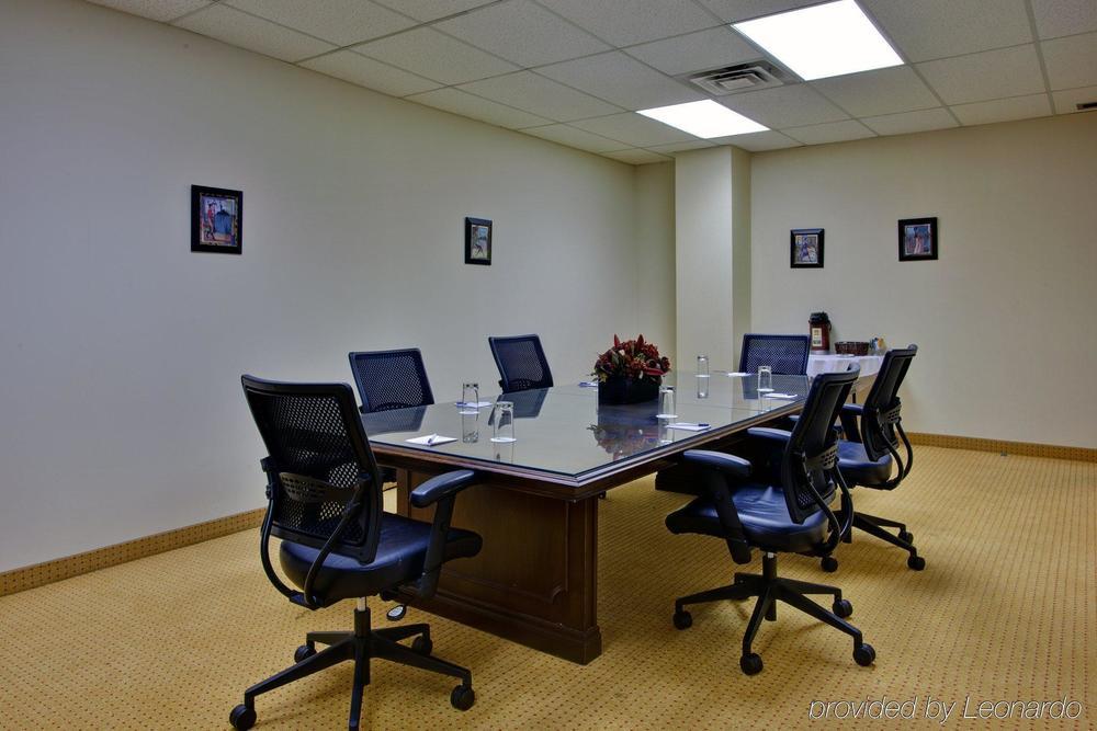 Best Western Premier Toronto Airport Carlingview Hotel Facilities photo