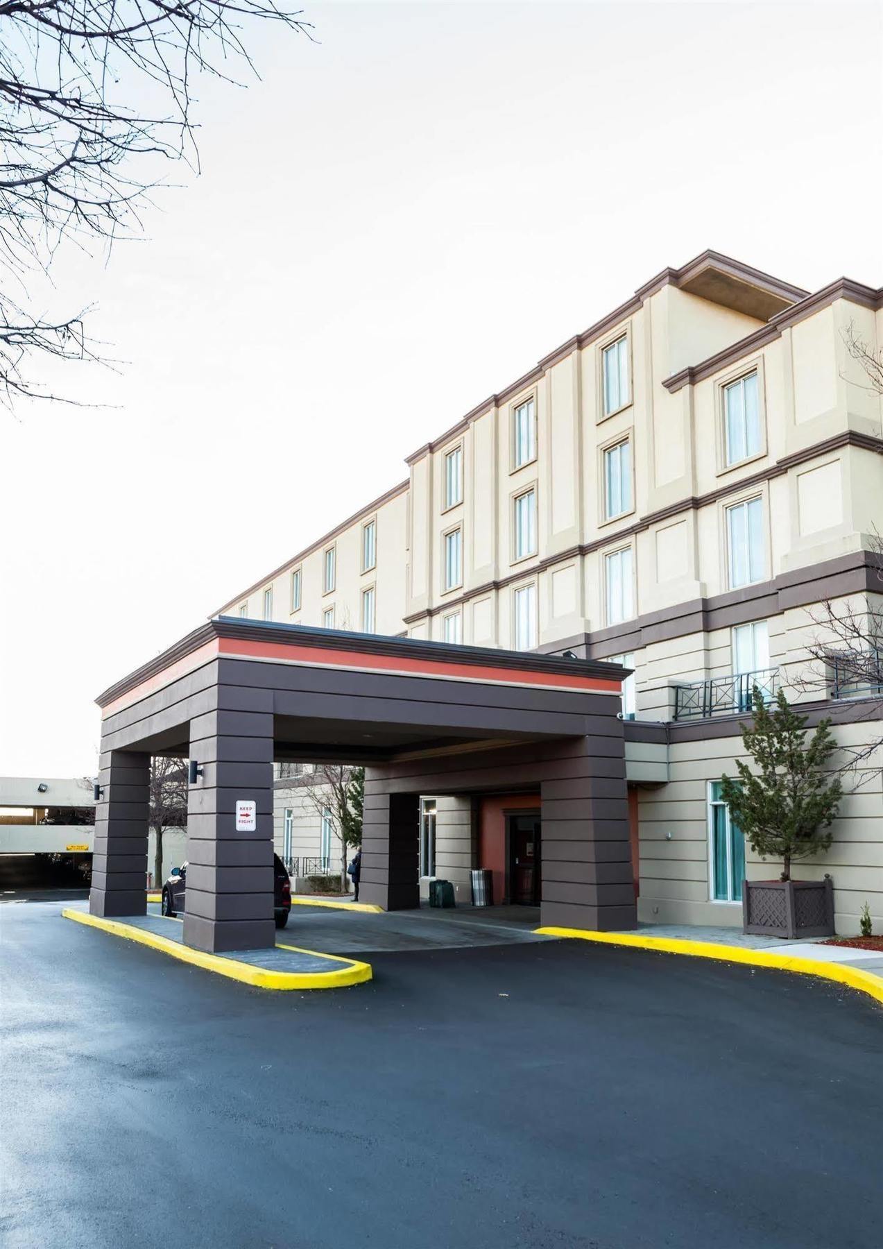 Best Western Premier Toronto Airport Carlingview Hotel Exterior photo