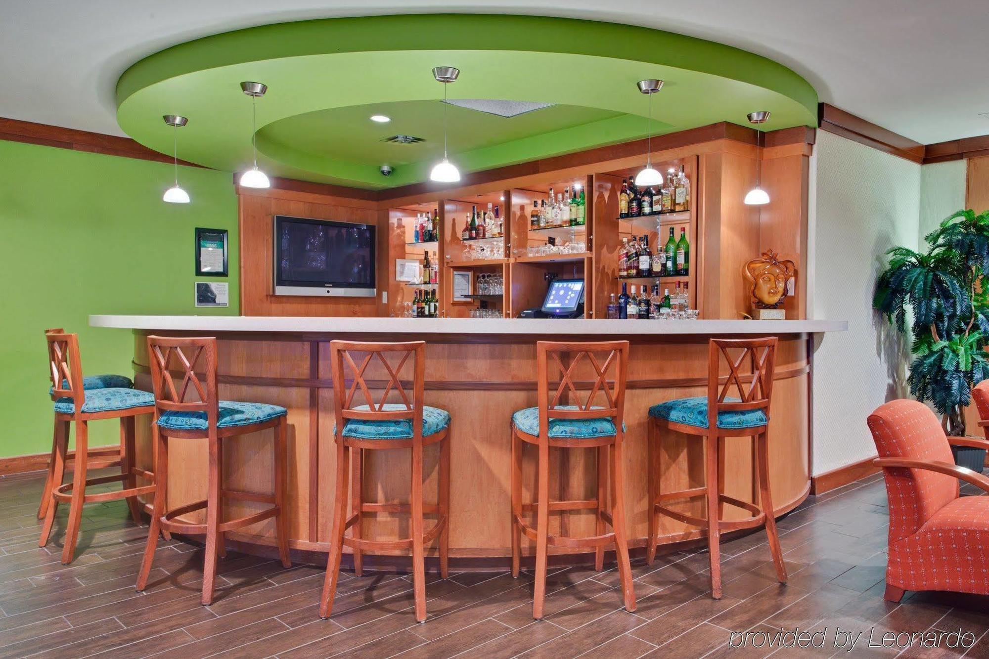 Best Western Premier Toronto Airport Carlingview Hotel Restaurant photo
