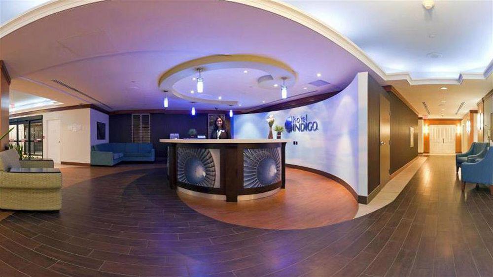 Best Western Premier Toronto Airport Carlingview Hotel Exterior photo