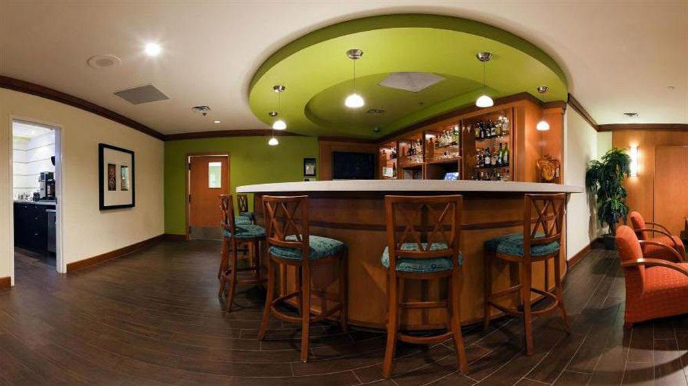 Best Western Premier Toronto Airport Carlingview Hotel Exterior photo